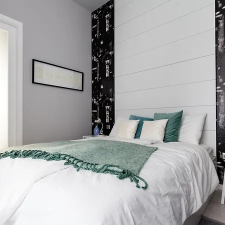 Apartment Boutique In Downtown *